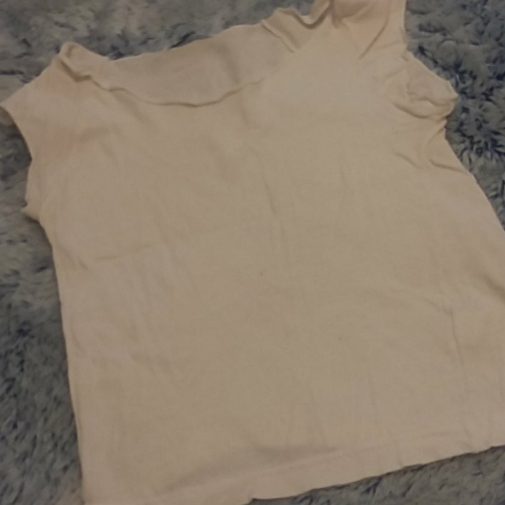 White tee